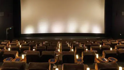 Sinema Teknolojisinde Devrim: Nürnberg'de Dünyanın En Büyük LED Perdesi