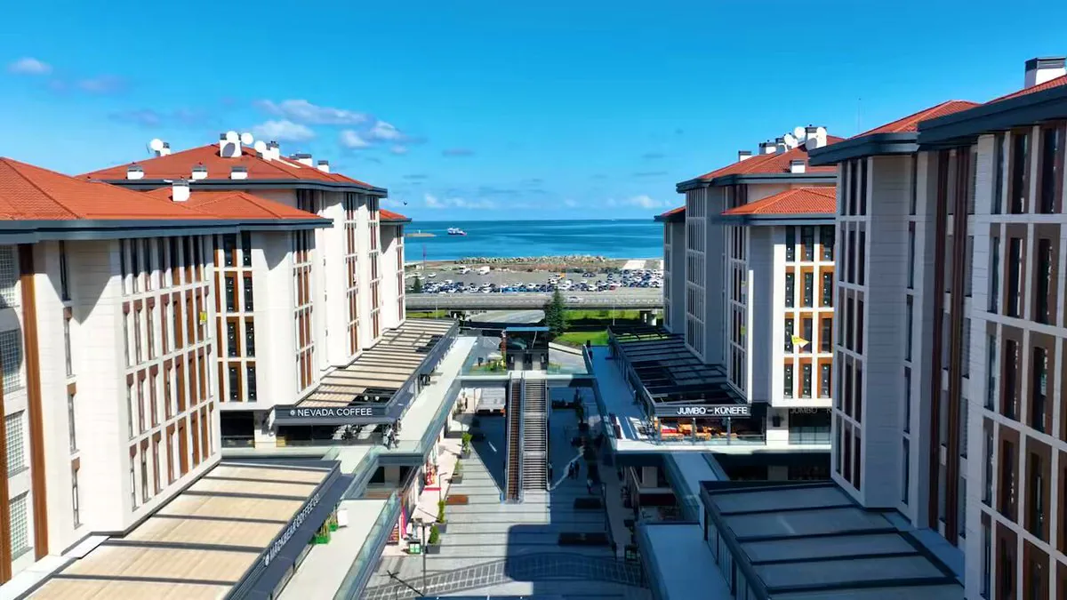 Rize'de Kent Meydanı Yenilendi Rize'de Kent Meydanı Yenilendi