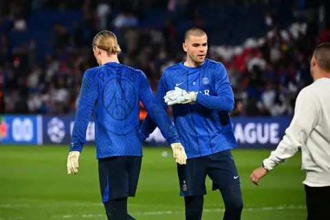 PSG Kalecisi Lucas Chevalier'den Transfer İddialarına Karşı Net Açıklama PSG Kalecisi Lucas Chevalier'den Transfer İddialarına Karşı Net Açıklama