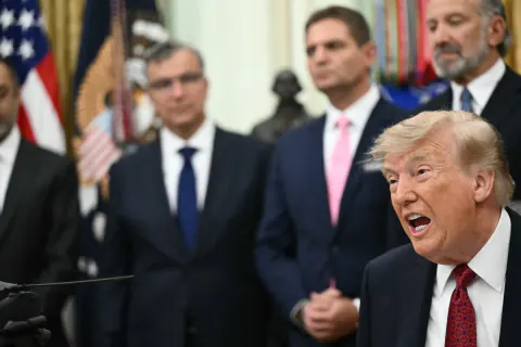 Trump: "İran'ı tamamen sila baştan yok etmeye hazırız" tehdidi