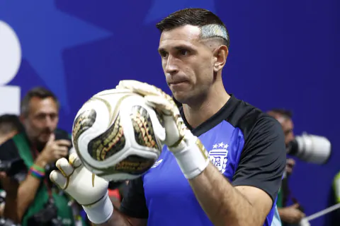 Emiliano Martinez Tarih Yazdı: Arjantin Milli Takımı'nın Dünya Kupası Rekoru Kırıldı