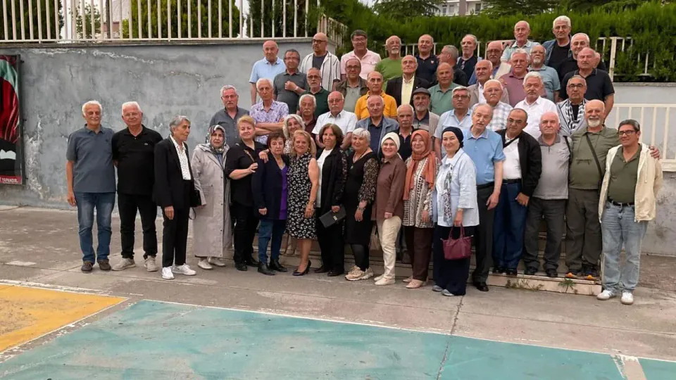 Çorum Öğretmen Okulu 1976 Mezunları 50 Yıl Sonra Yeniden Bir Arada görseli