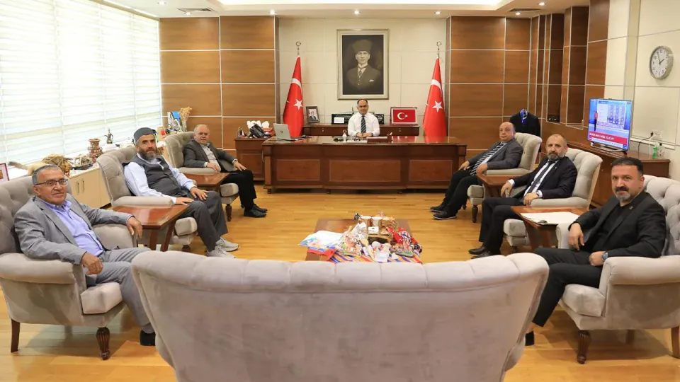 Kurşunlu Tarih Kongresi ve Kültürel Miras Çalışmaları Vali Çakırtaş'a Sunuldu görseli