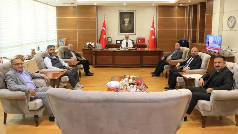 Kurşunlu Tarih Kongresi ve Kültürel Miras Çalışmaları Vali Çakırtaş'a Sunuldu