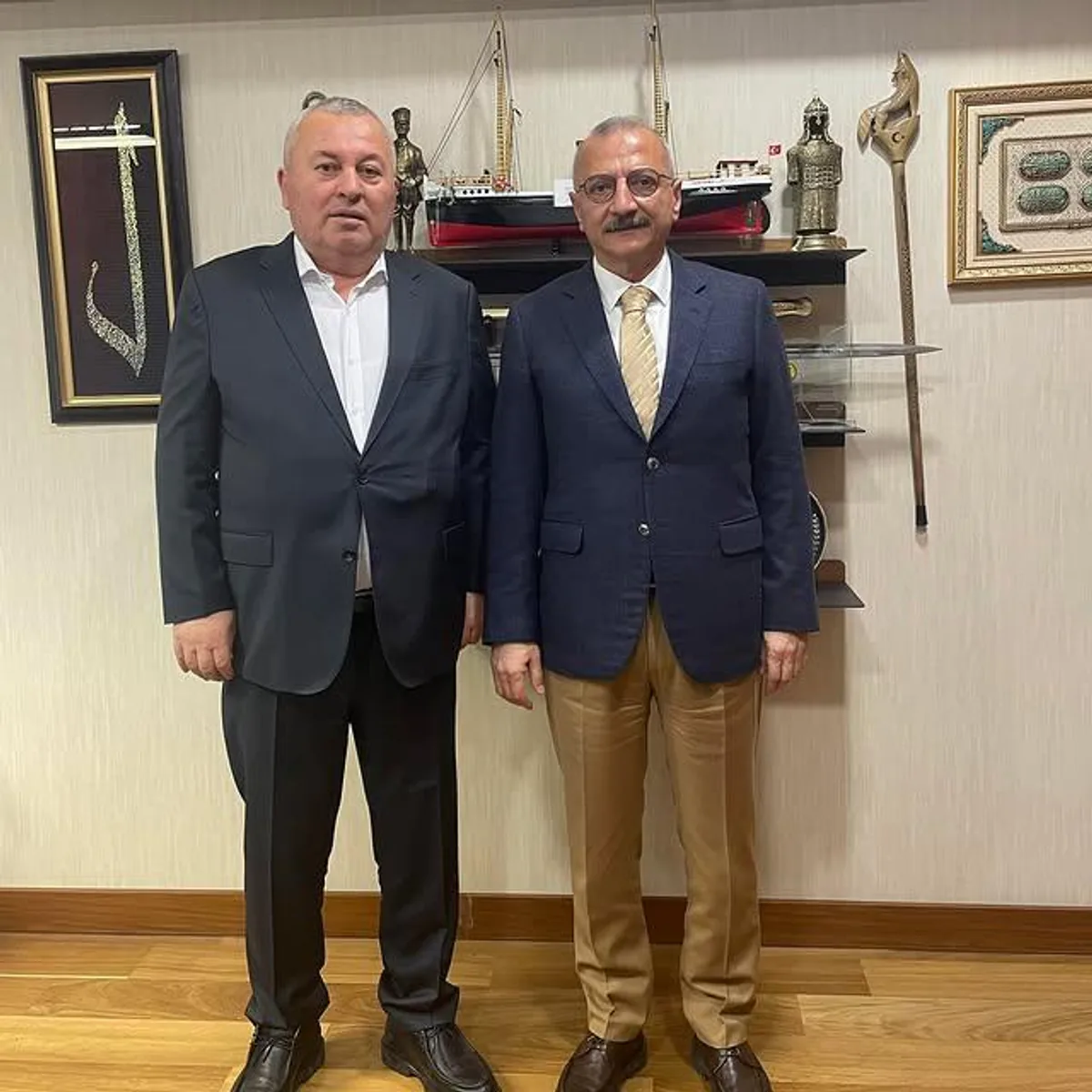 Türkiye Gazeteciler Konfederasyonu Genel Başkan Yardımcısı Erdoğan Erişen TBMM'de Ziyaret Edildi Türkiye Gazeteciler Konfederasyonu Genel Başkan Yardımcısı Erdoğan Erişen TBMM'de Ziyaret Edildi