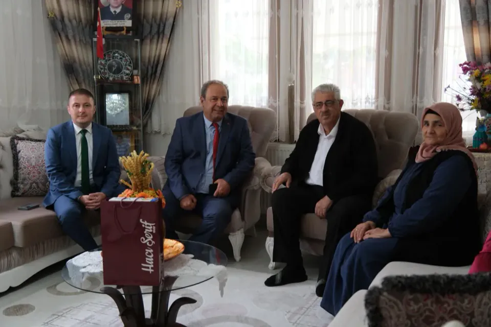 Çiftlikköy'de Gaziler Günü ziyaretleri: Başkan Vekili Pekdemir gazilerle ve şehit ailesiyle buluştu görseli