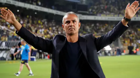 İsmail Kartal'dan Fenerbahçe Yönetimine Kritik Transfer Raporu İsmail Kartal'dan Fenerbahçe Yönetimine Kritik Transfer Raporu