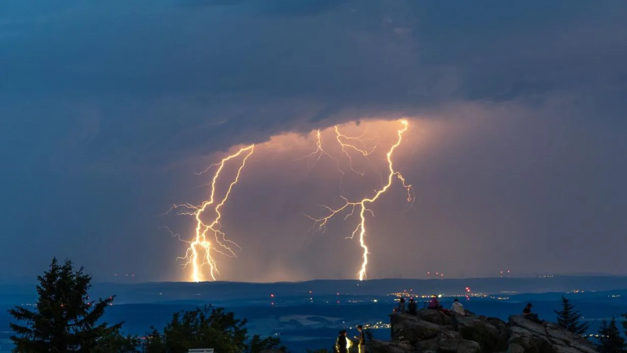 Hırvatistan'da Meteor Tsunami Mali Lošinj Sahilinde Fırtına Hırvatistan'da Meteor Tsunami Mali Lošinj Sahilinde Fırtına