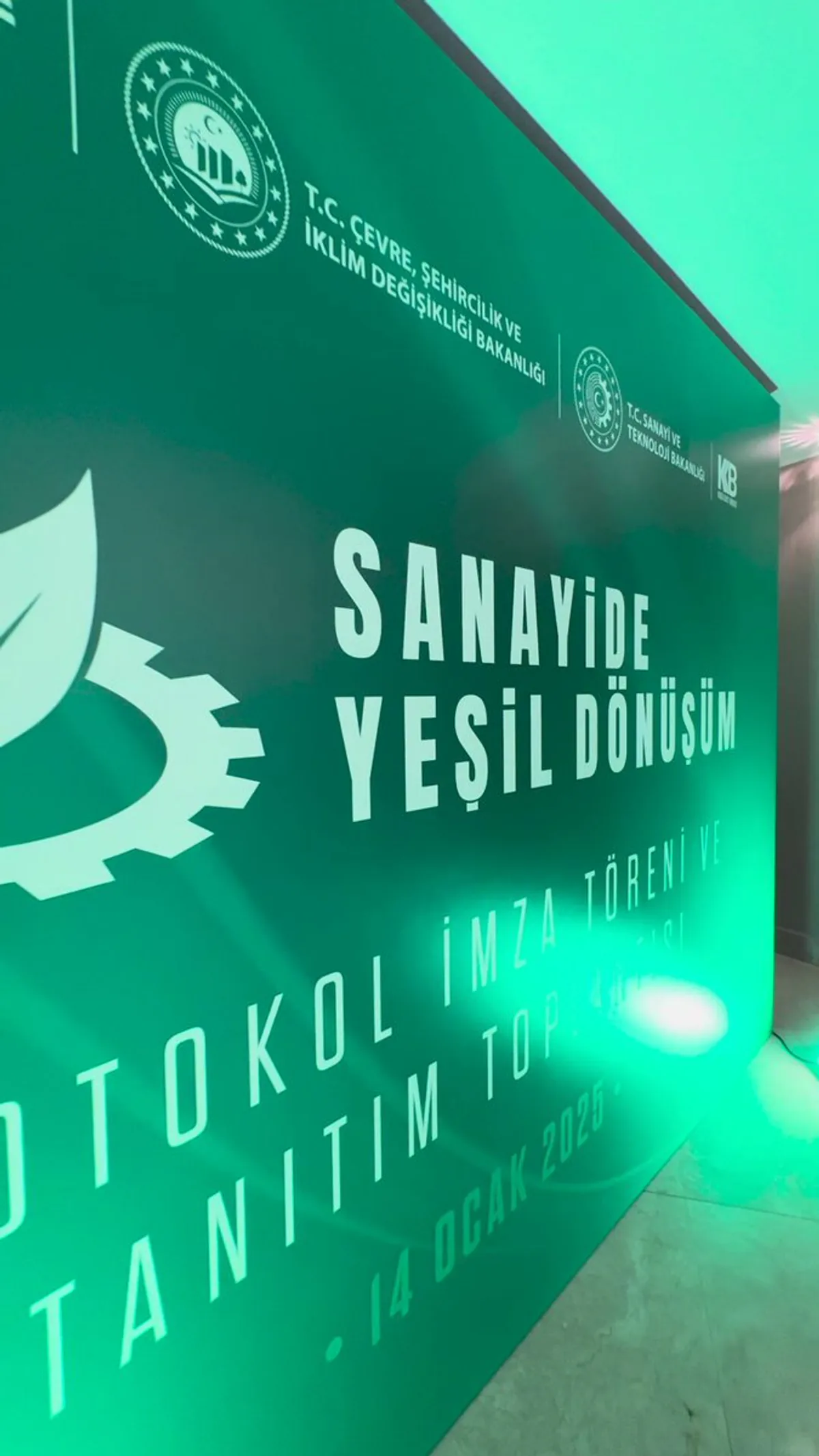Türkiye, Sanayi Sektöründe Yeşil Dönüşüme Önemli Bir Adım Atıyor Türkiye, Sanayi Sektöründe Yeşil Dönüşüme Önemli Bir Adım Atıyor
