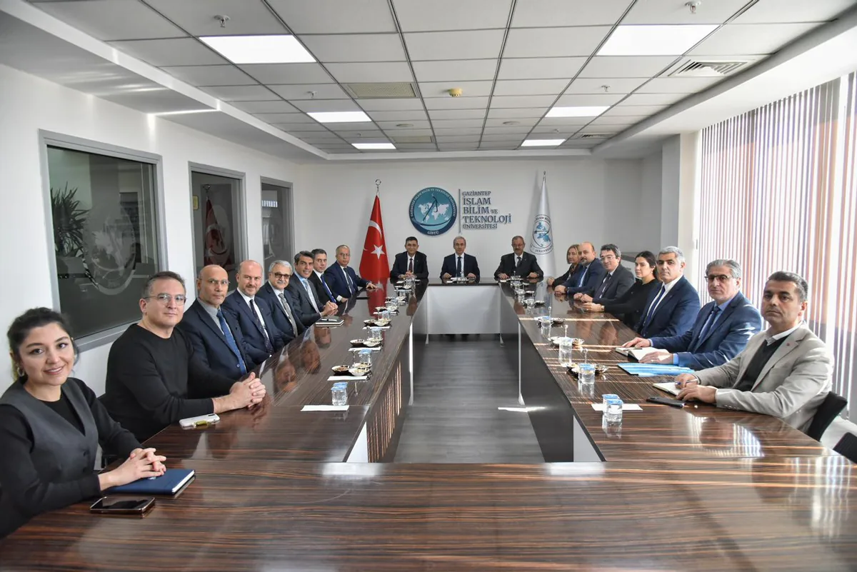 Gaziantep İslam Bilim ve Teknoloji Üniversitesi Rektörü Prof. Dr. Şehmus Demir, Üniversite-Sanayi İş Birliği İçin Görüşmelerde Bulundu Gaziantep İslam Bilim ve Teknoloji Üniversitesi Rektörü Prof. Dr. Şehmus Demir, Üniversite-Sanayi İş Birliği İçin Görüşmelerde Bulundu
