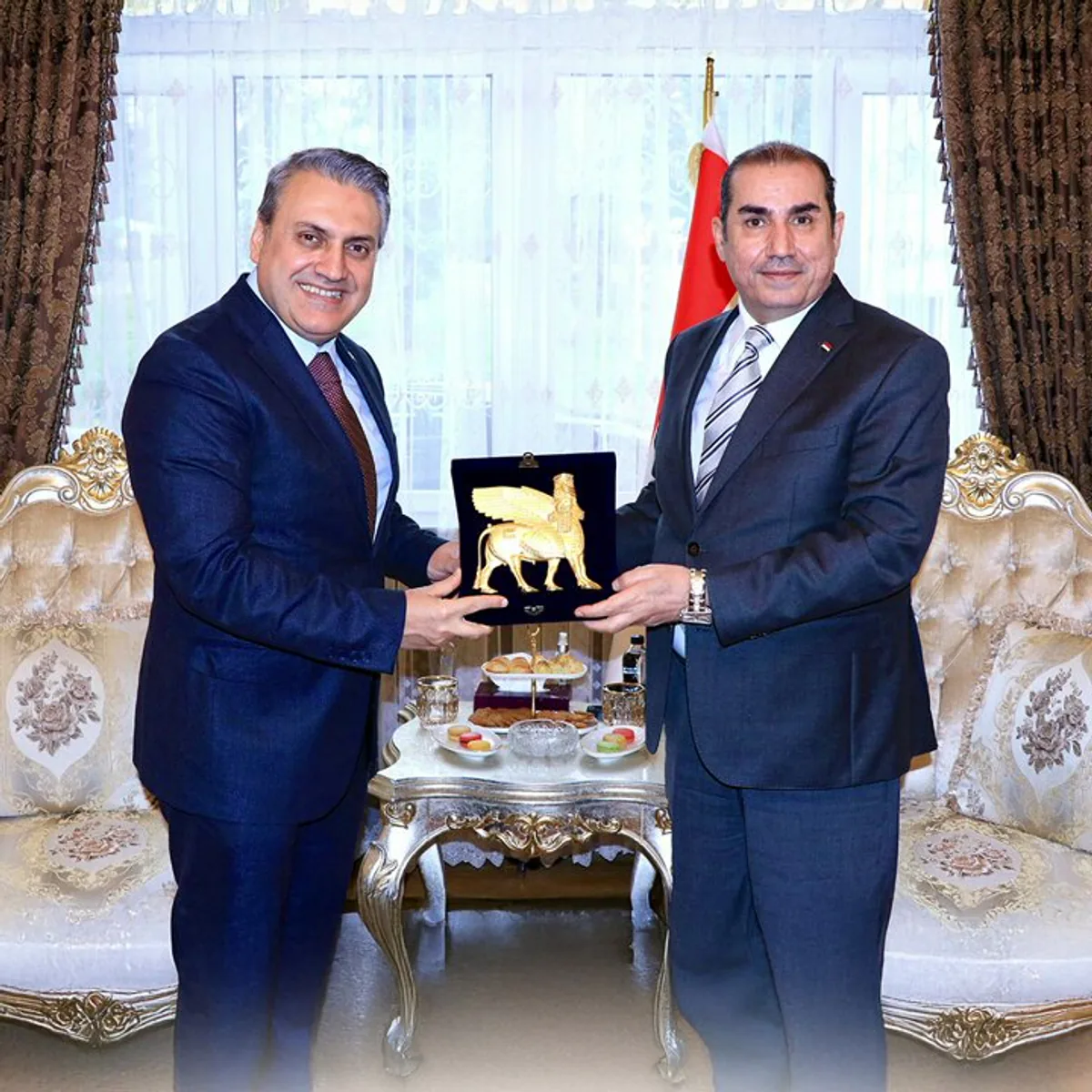 USHAŞ Genel Müdürü Behlül ÜNVER, Irak Büyükelçisi Majid AL LACHMAWI'yi Ziyaret Etti USHAŞ Genel Müdürü Behlül ÜNVER, Irak Büyükelçisi Majid AL LACHMAWI'yi Ziyaret Etti