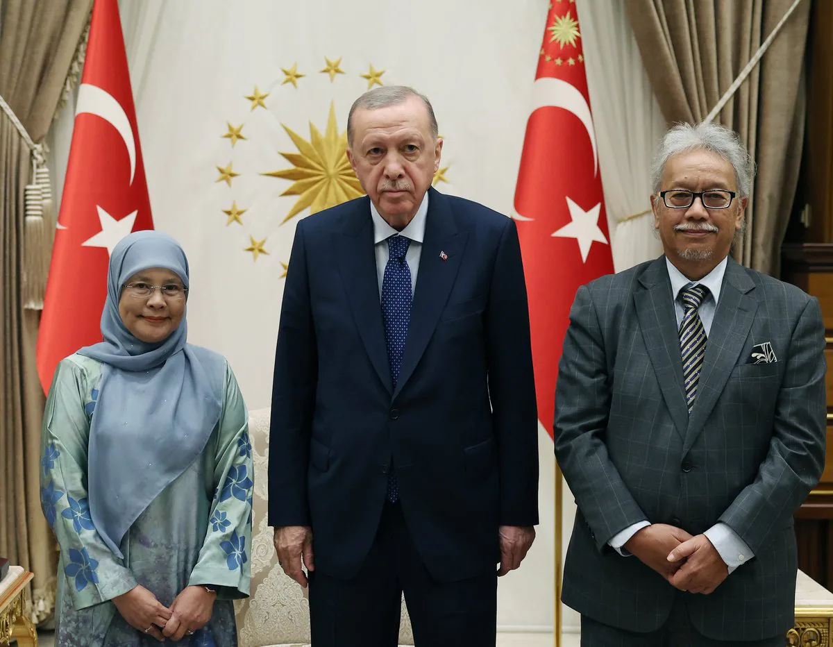 Cumhurbaşkanı Recep Tayyip Erdoğan, Malezya Federal Mahkemesi Başkanı ile bir araya geldi Cumhurbaşkanı Recep Tayyip Erdoğan, Malezya Federal Mahkemesi Başkanı ile bir araya geldi