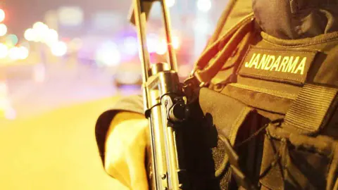 Aksaray'da jandarma derin denetimde: KOM, Asayiş ve Trafik ekipleri yollarda