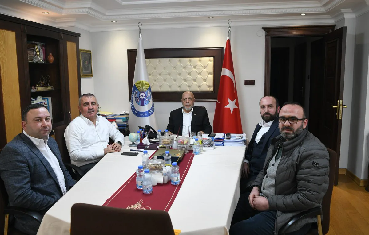 Hizmet İş Sendikası Genel Başkanı Mahmut Arslan, Şube Başkanı ve Yardımcılarını Kabul Etti Hizmet İş Sendikası Genel Başkanı Mahmut Arslan, Şube Başkanı ve Yardımcılarını Kabul Etti