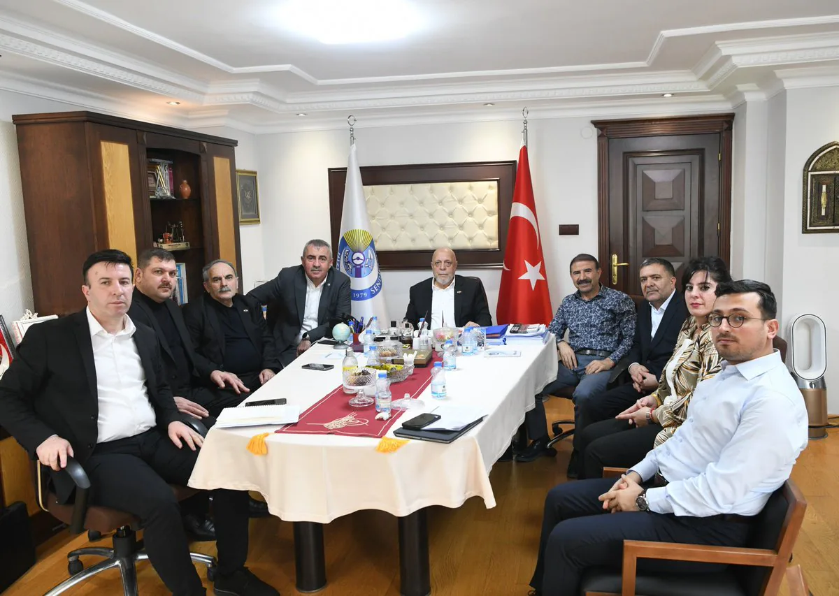HAK İŞ Genel Başkanı Mahmut Arslan Muş'ta Toplantı Gerçekleştirdi HAK İŞ Genel Başkanı Mahmut Arslan Muş'ta Toplantı Gerçekleştirdi