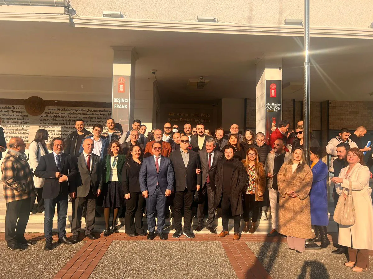 Genel Müdür Ömer Faruk Belviranlı, Bursa Bölge Devlet Senfoni Orkestrası ve Bursa Devlet Klasik Türk Müziği Korosu’ndaki Sanatçılarla Buluştu Genel Müdür Ömer Faruk Belviranlı, Bursa Bölge Devlet Senfoni Orkestrası ve Bursa Devlet Klasik Türk Müziği Korosu’ndaki Sanatçılarla Buluştu