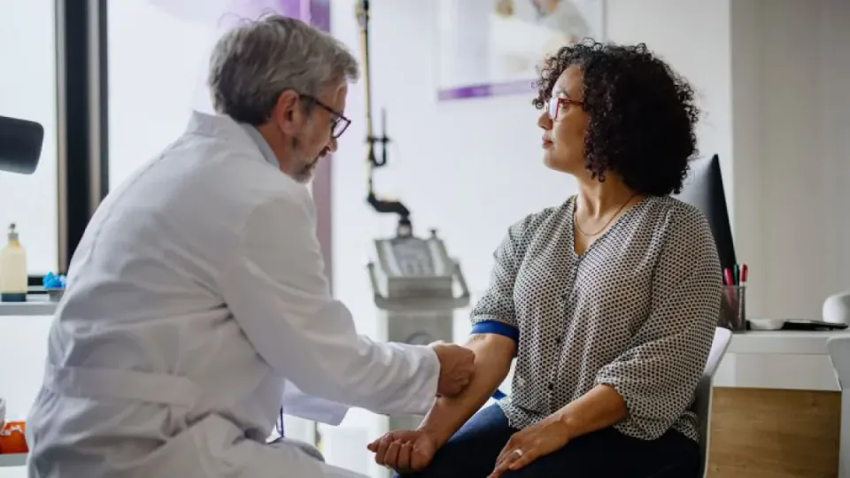 Alzheimer Hastalığında Yeni Dönem: 10 Yıl Önceden Öngören Kan Testi görseli