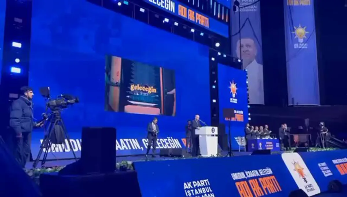 Cumhurbaşkanı Erdoğan'a İstanbul'da Sıcak Bir Karşılama Cumhurbaşkanı Erdoğan'a İstanbul'da Sıcak Bir Karşılama