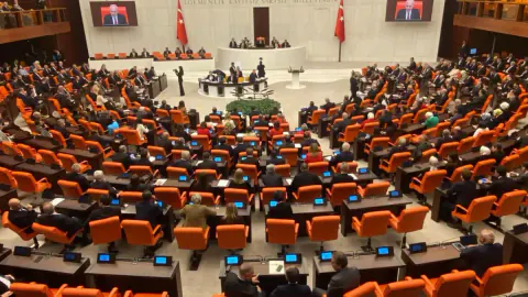 Türk Askerinin Somali ve Aden Körfezi'ndeki Görev Süresi Uzatıldı Türk Askerinin Somali ve Aden Körfezi'ndeki Görev Süresi Uzatıldı