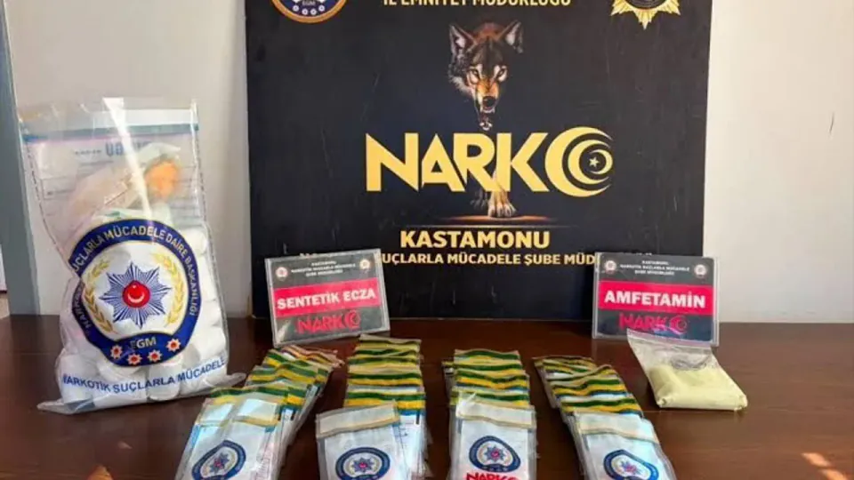 Narkotik Operasyonunda Binlerce Sentetik Ecza Hapı Ele Geçirildi görseli