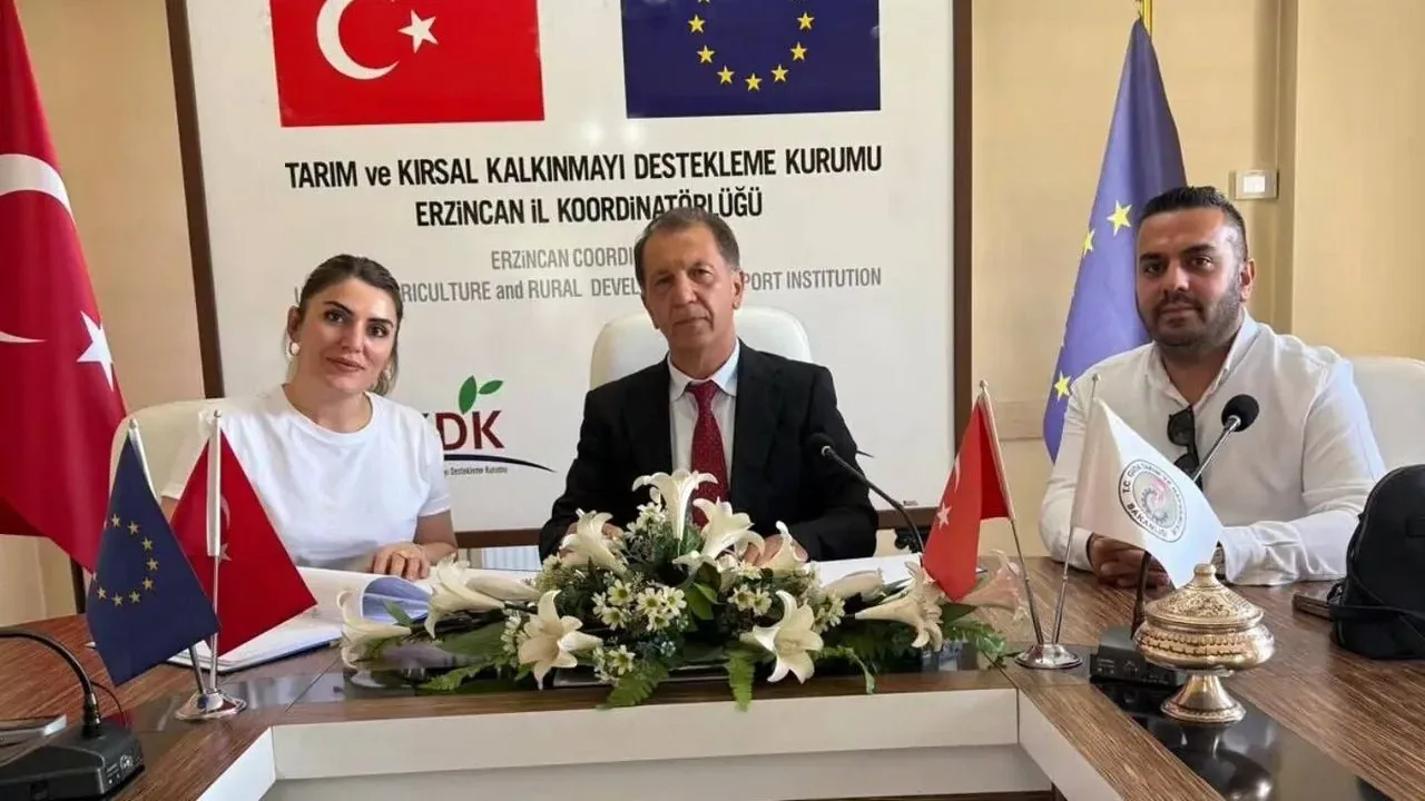 Erzincan'da Dev Yatırım: Besi Çiftliğine 17,2 Milyon TL Hibe Desteği Erzincan'da Dev Yatırım: Besi Çiftliğine 17,2 Milyon TL Hibe Desteği