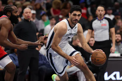 NBA'de Sürpriz Takas: Santi Aldama Dallas Mavericks'e Geçti