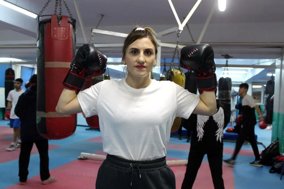 Boks Şampiyonu Elif Nur Turhan'ın Rakibi Dubois, Finansal Şartları Bahane Ederek Geri Çekildi Boks Şampiyonu Elif Nur Turhan'ın Rakibi Dubois, Finansal Şartları Bahane Ederek Geri Çekildi