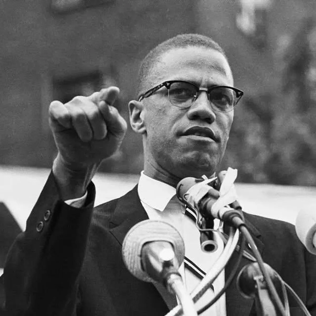 Malcolm X: Irkçılığa Karşı Mücadelenin Sembolü Malcolm X: Irkçılığa Karşı Mücadelenin Sembolü