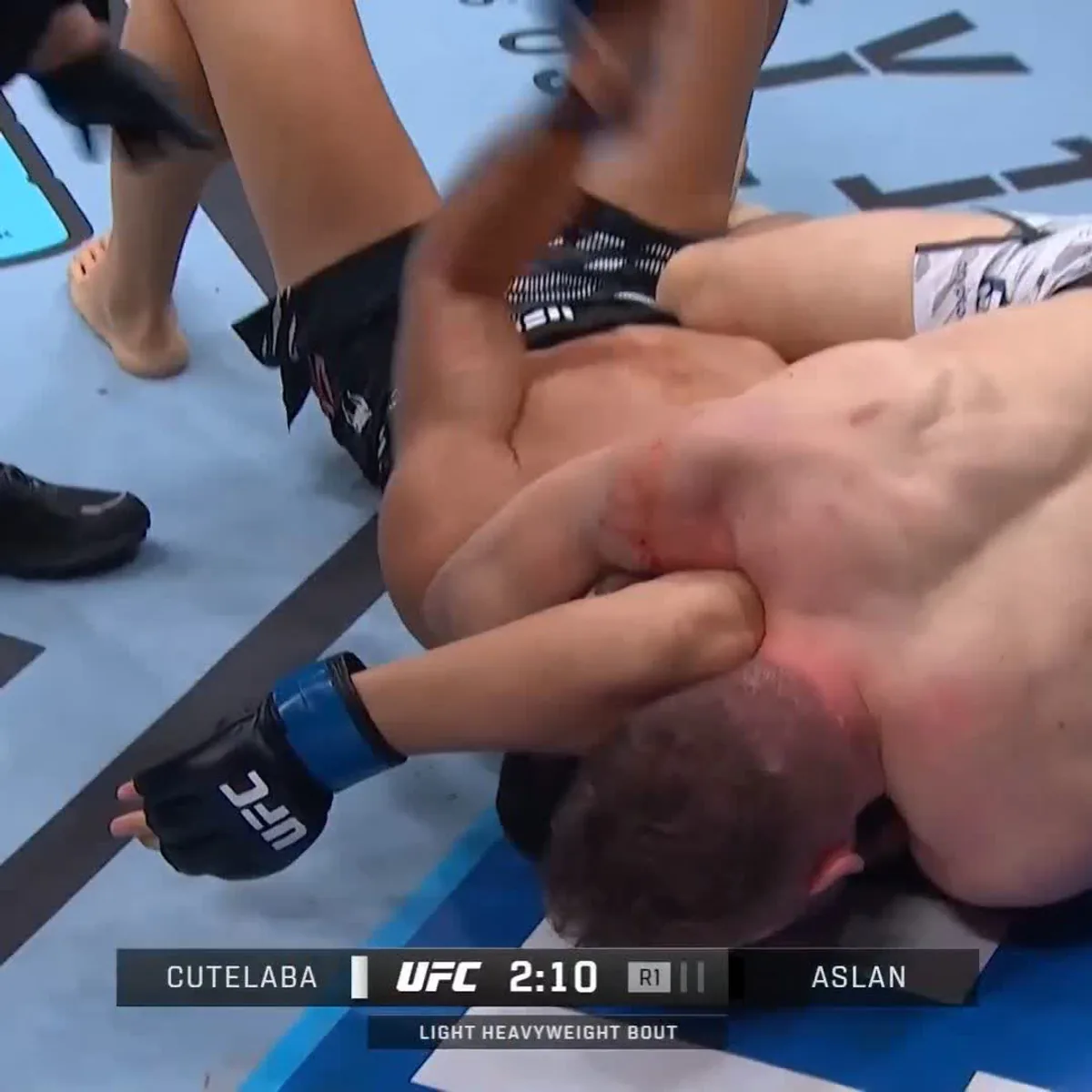 İbo Aslan UFC'de İlk Mağlubiyetini Aldı İbo Aslan UFC'de İlk Mağlubiyetini Aldı
