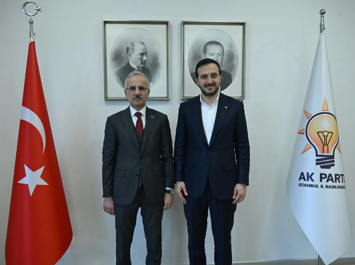 Ulaştırma ve Altyapı Bakanı İstanbul'da Aziz Şehir İlkesine Dair Yenilikler Sunuyor Ulaştırma ve Altyapı Bakanı İstanbul'da Aziz Şehir İlkesine Dair Yenilikler Sunuyor