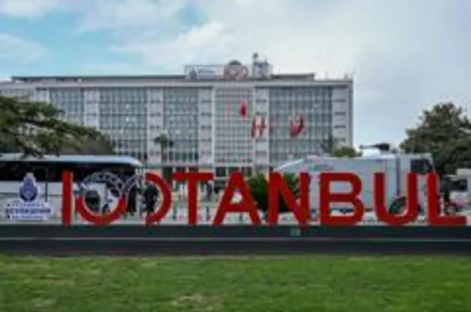 İBB'ye yeni operasyon: Satın Alma Dairesi Başkanı ve Kent Lokantaları sorumlusu gözaltında görseli