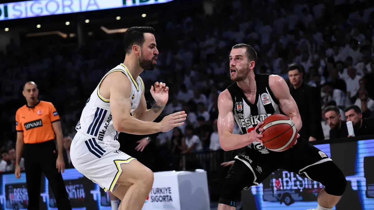 Fenerbahçe Beko Play-Off Finalinde Seriyi 2-1'e Getirdi Fenerbahçe Beko Play-Off Finalinde Seriyi 2-1'e Getirdi