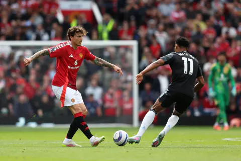 Victor Lindelöf'ün Kariyer Yolculuğu: Manchester United'dan Aston Villa'ya