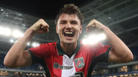 Zenit - Lokomotiv: RPL 8. Turda Favori Ev Sahibi, Glushenkov Karşı Sıralarda