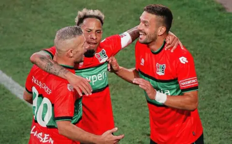 Edin Dzeko, Şampiyonlar Ligi'nde Play-Off'a Kalan NEC Nijmegen'de Arkadaşlarını Ziyaret Etti