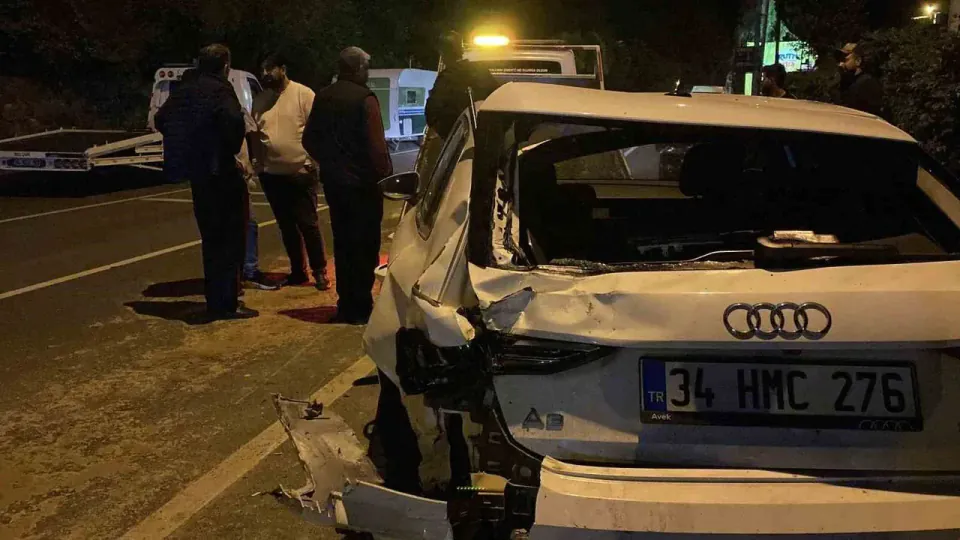 Sarıyer'de kaçak araç 7 otomobile çarptırdı: 1 ağır 3 hafif yaralı görseli