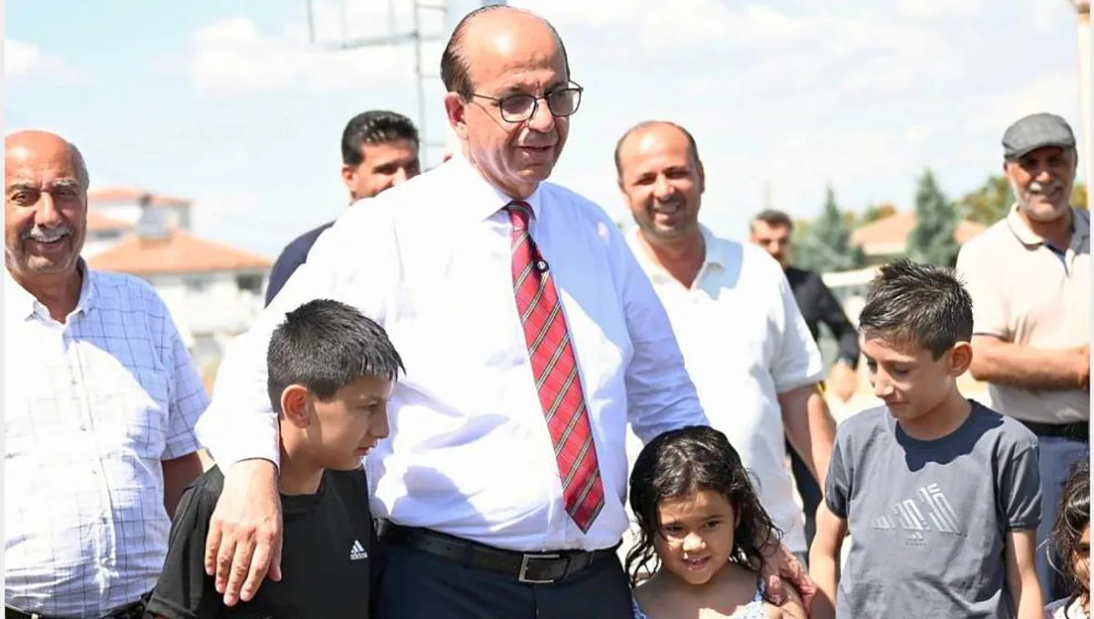 Yeşilyurt Belediye Başkanı İlhan Geçit'ten Kuyulu Mahallesi'ne Yeni Sosyal Alan Yeşilyurt Belediye Başkanı İlhan Geçit'ten Kuyulu Mahallesi'ne Yeni Sosyal Alan