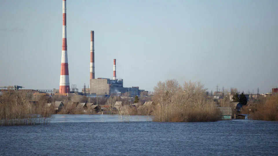 Rusya'nın Luga Nehri Kıyısındaki Tolmachyovo Yerleşimi Hakkında Bilgiler görseli