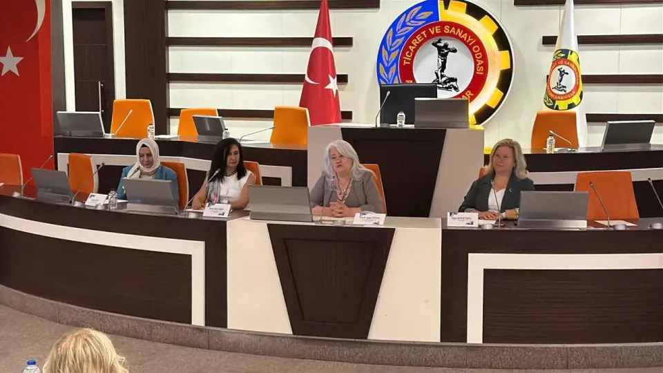Afyonkarahisar'da Kadın Girişimciler Aile Şirketlerindeki Deneyimlerini Paylaştı görseli