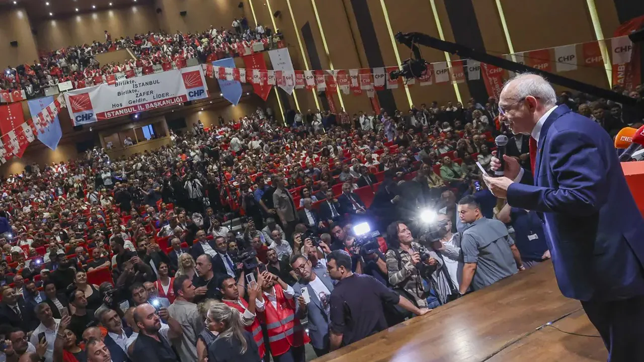 CHP'deki 'Figüran' İddiası Soruşturmaya Dönüştü: 3 İsim İfadeye Çağrıldı CHP'deki 'Figüran' İddiası Soruşturmaya Dönüştü: 3 İsim İfadeye Çağrıldı