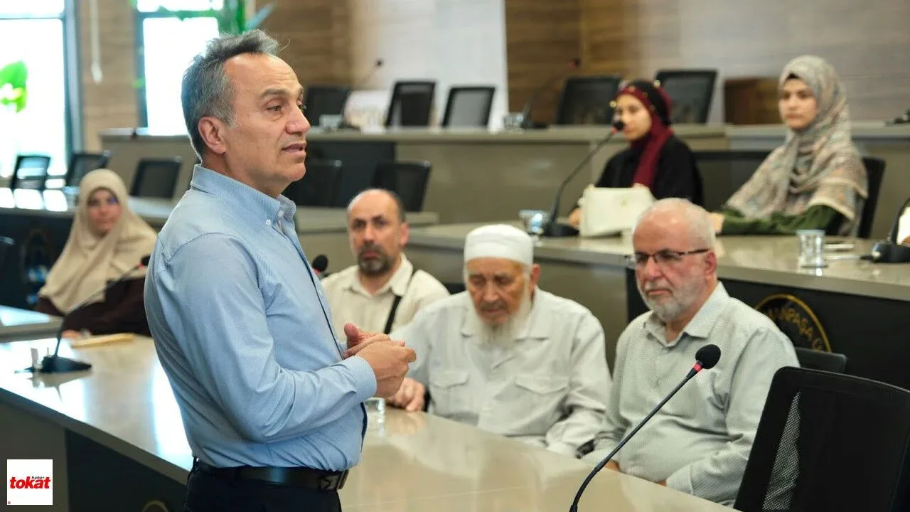 Rektör Prof. Dr. Fatih Yılmaz'dan İlahiyat Öğrencilerine Akademik Rehberlik Rektör Prof. Dr. Fatih Yılmaz'dan İlahiyat Öğrencilerine Akademik Rehberlik