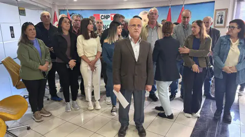 CHP Niğde İl Başkanlığı'nda 'Atanmış-Seçilmiş' Krizi: Binaya Giriş Engellendi