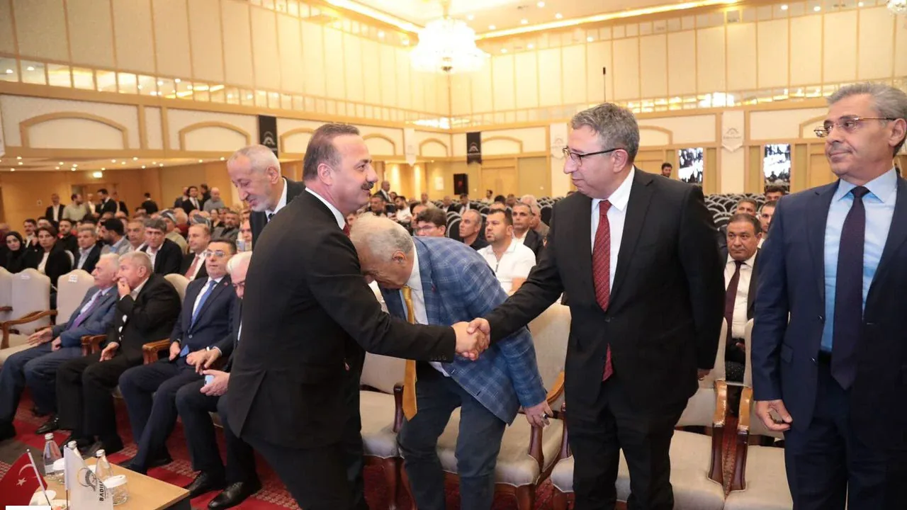 Ankara'da Siyaset ve Sivil Toplum Dünyasından Büyük Buluşma Ankara'da Siyaset ve Sivil Toplum Dünyasından Büyük Buluşma