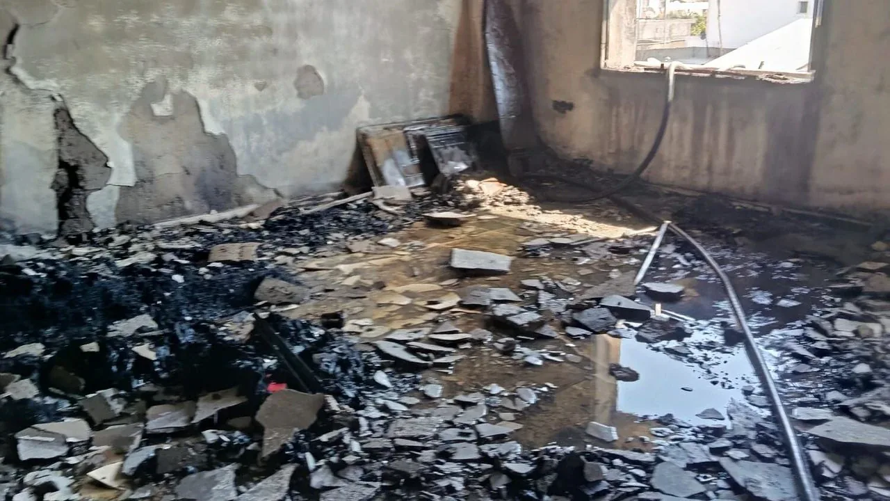 Silopi'de 4 katlı binada yangın: İtfaiye ekipleri kısa sürede kontrol sağladı Silopi'de 4 katlı binada yangın: İtfaiye ekipleri kısa sürede kontrol sağladı