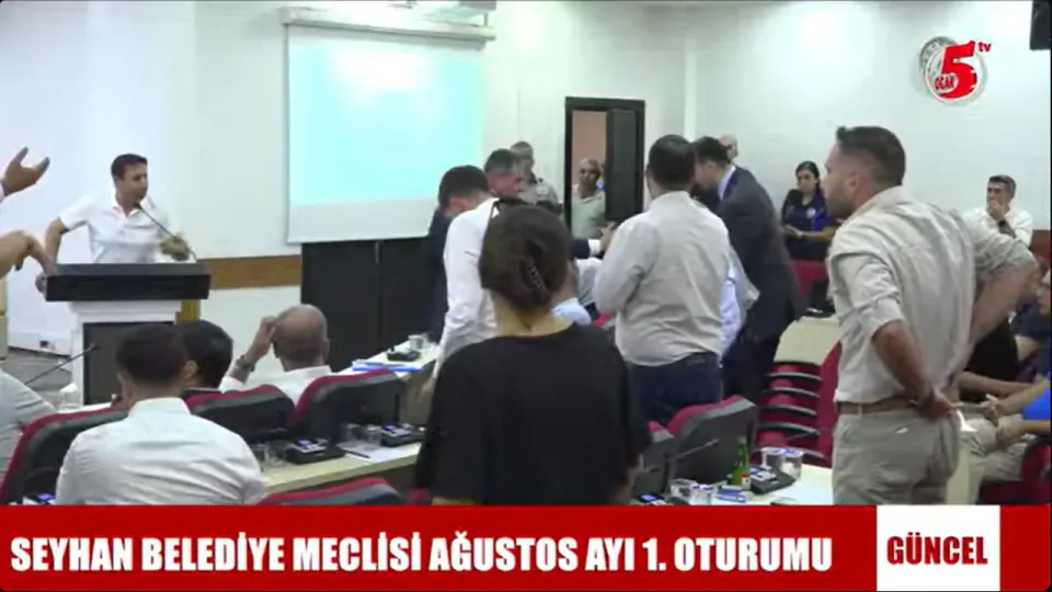 Seyhan Belediye Meclisi'nde AK Parti ve CHP Arasında Sert Tartışma görseli