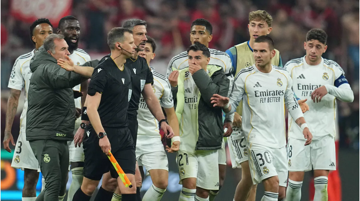 Real Madrid'de Jude Bellingham'dan Hakeme Sert Tepki: Sarı Kart Real Madrid'de Jude Bellingham'dan Hakeme Sert Tepki: Sarı Kart