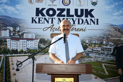 Batman Kozluk'ta Kent Meydanı hizmete açıldı: Valilik, belediye ve kaymakamlık ortaklığıyla