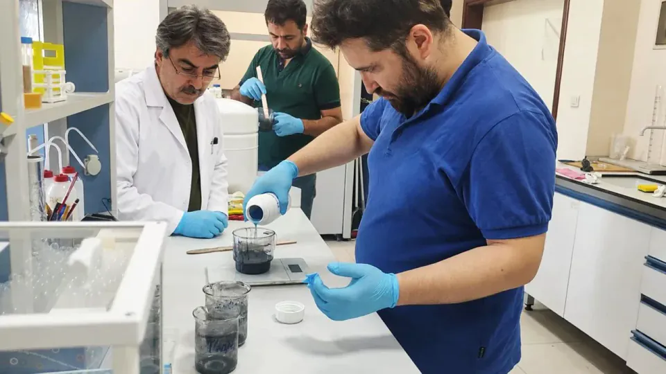 KBÜ ve TÜBİTAK'tan havacılıkta devrim niteliğinde proje: Buzlanmayı önleyen, kendini onaran malzeme geliyor görseli