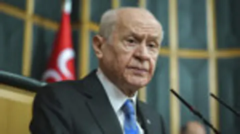 Devlet Bahçeli'den 'Siyasi İnfaz' Tepkisi: Yeni Parti Açıklaması Geldi