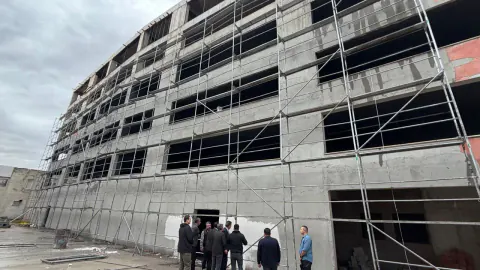 Şırnak'ta Katlı Otopark İnşaatında Çalışmalar Devam Ediyor, Başkan Yarka Yerinde İnceledi
